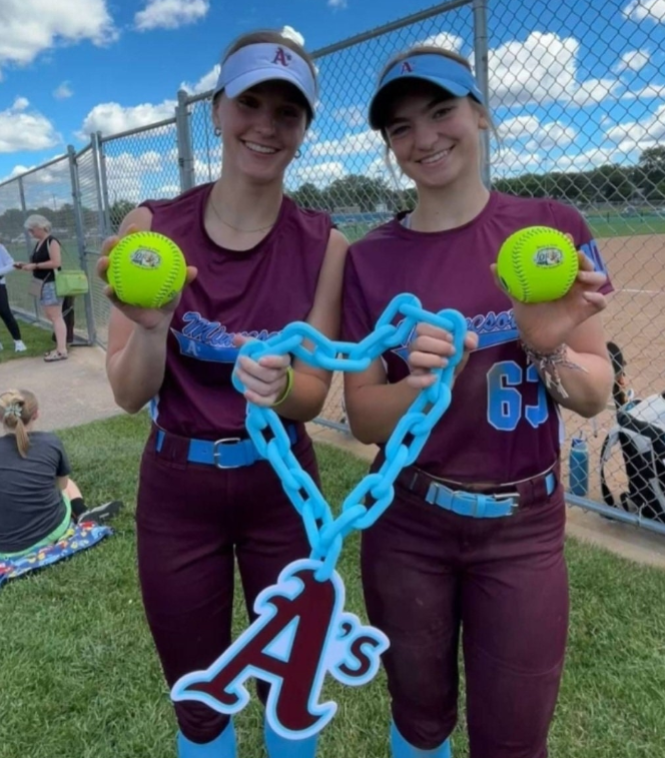 9" Custom Fan Chain - 8+ Minimum - Bulk Order/Fundraiser - Bulk Team Discount 9" Logos Giant Logo Necklace Sports Homerun Turnover